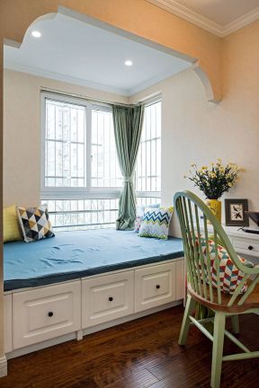 美式家居臥室榻榻米床裝修效果圖片