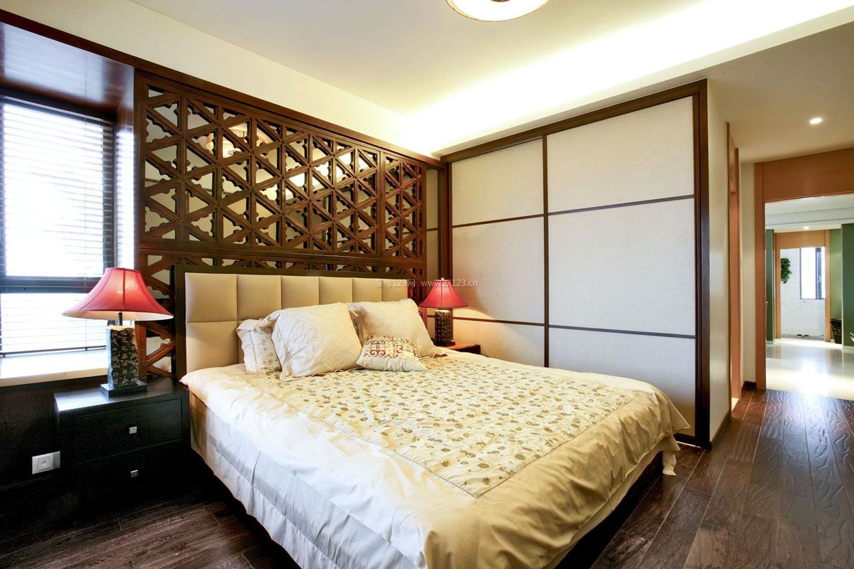 东南亚风格卧室床头背景墙装修效果图片