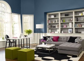 现代风格客厅深蓝色墙面装修效果图片