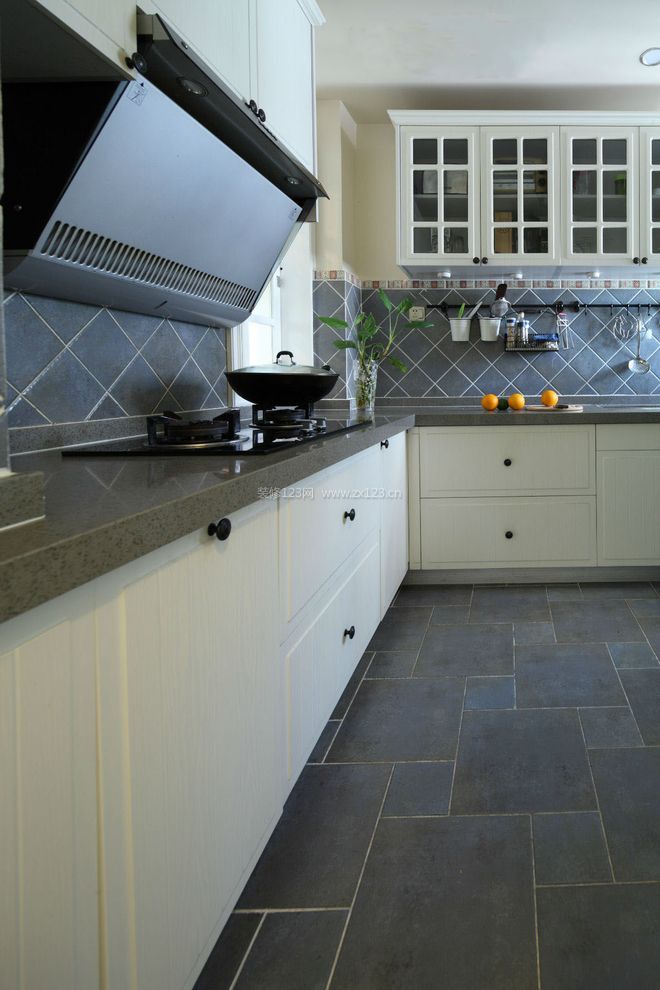 86平米小户型厨房地面瓷砖装修效果图