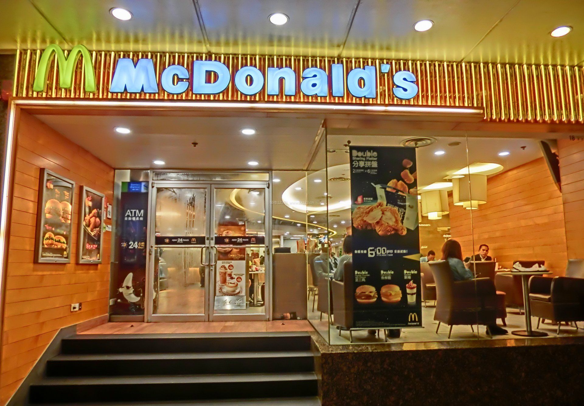 現(xiàn)代飯店門頭設(shè)計(jì)裝修效果圖片