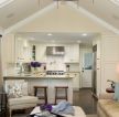 美式小别墅厨房与客厅隔断设计效果图片