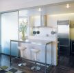 现代小户型厨房与客厅隔断设计装修效果图片