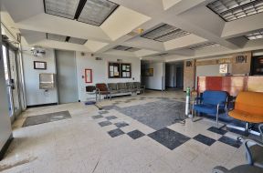 小型医院大厅吊顶设计效果图2023图片