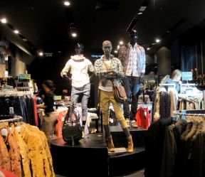 服裝商場(chǎng)裝修效果圖 時(shí)尚混搭風(fēng)