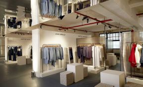 服裝店裝修風(fēng)格圖 鏡面吊頂裝修效果圖片