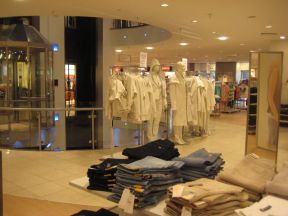 30平米服裝店裝修圖 白色地磚裝修效果圖片