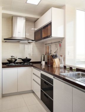 现代家装风格敞开厨房装修效果图片