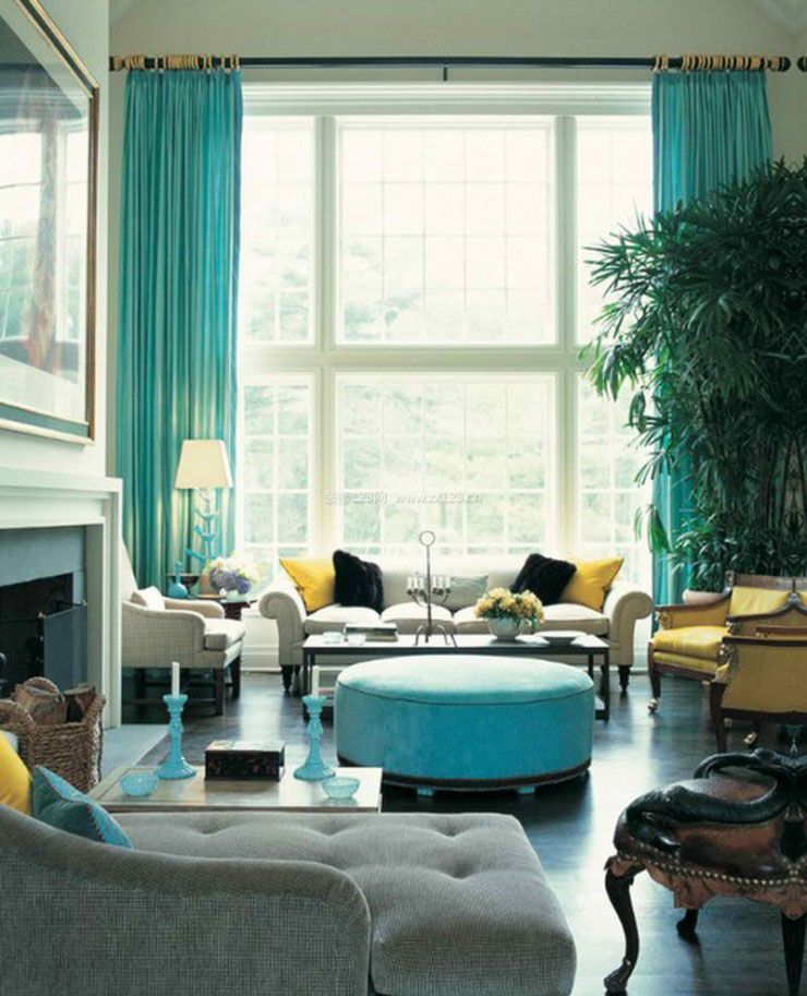 小别墅客厅蓝色窗帘装修设计效果图片