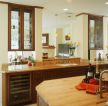 现代简欧风格厨房和客厅的隔断图