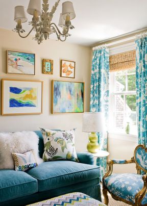 小户型客厅印花窗帘装修设计效果图片