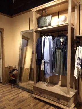 女服裝店室內(nèi)裝修效果圖大全