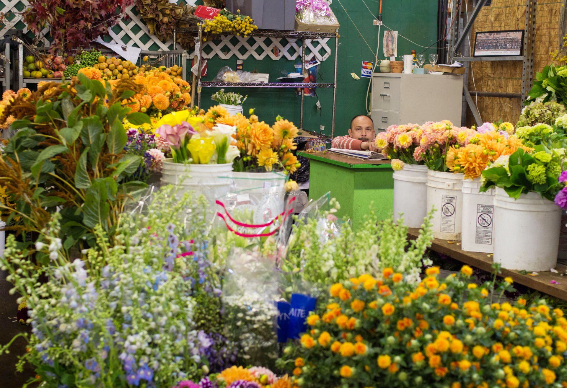 小型花店室內(nèi)裝修效果圖欣賞