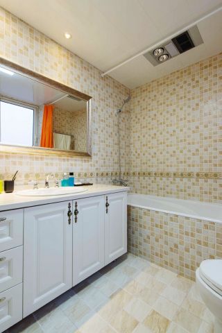 欧式跃层浴室马赛克墙面装修效果图片