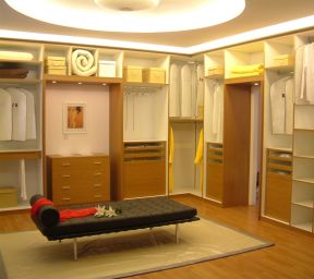 室內(nèi)衣帽間設(shè)計(jì) 圓形吊頂裝修效果圖片