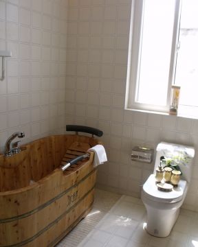 小户型家装卫生间按摩浴缸装修效果图片