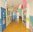 幼儿园走廊浅黄色木地板装修效果图片