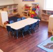 幼儿园室浅棕色实木地板贴图装修效果