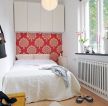 现代风格小户型长形卧室装修图片