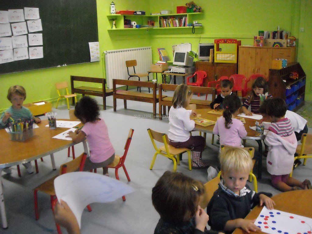 上海幼兒園綠色墻面裝修效果圖片