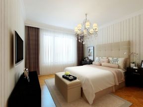 90平米家装卧室条纹壁纸装修设计效果图片