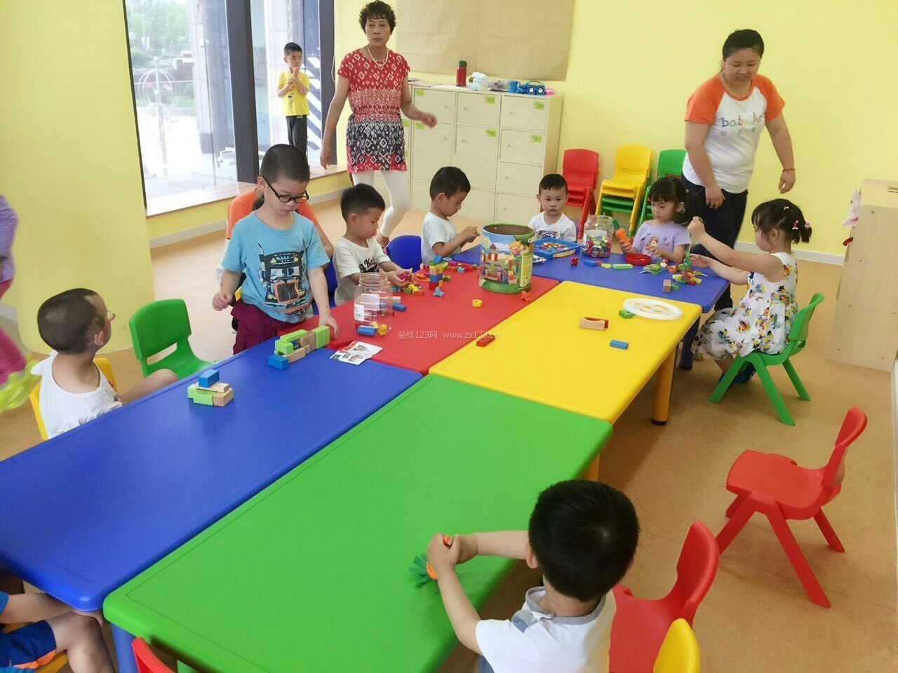 室內(nèi)裝飾幼兒園小班環(huán)境布置效果圖欣賞