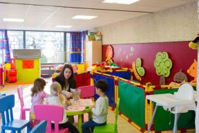 高档幼儿园装修图 幼儿园中班环境布置