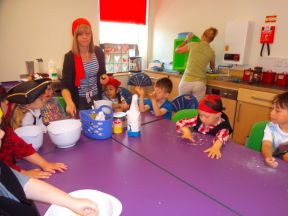 幼儿园室内装饰效果图 幼儿园厨房效果图
