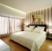 现代风格卧室床头背景墙条纹壁纸装修效果图