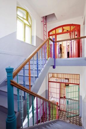 幼儿园楼梯装修效果图 现代时尚装修