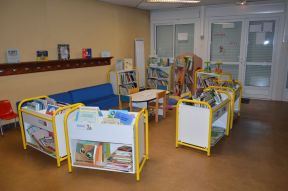 幼儿园书柜装修效果图 儿童书柜图片