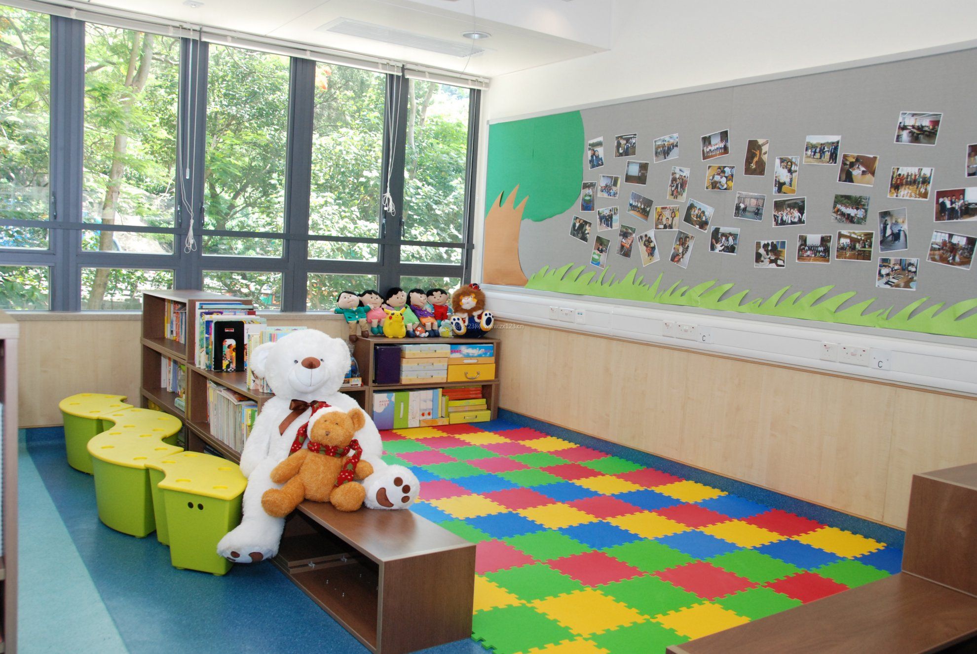 现代简约设计幼儿园照片墙效果图