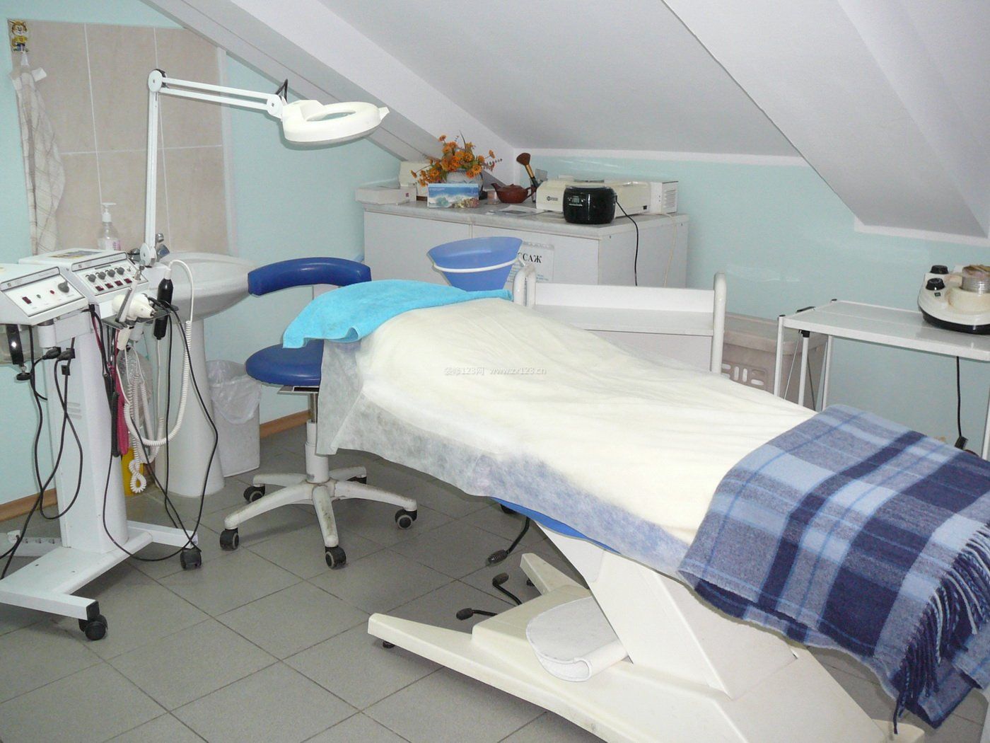 医院简单手术室装修设计效果图片