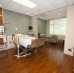 医院单人病房深黄色木地板装修效果图片