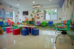 現(xiàn)代幼兒園設(shè)計(jì)效果圖  白色地磚裝修效果圖片
