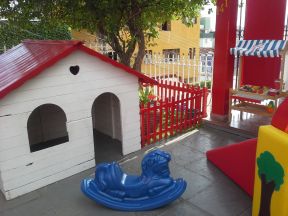 现代设计小型幼儿园外装效果图