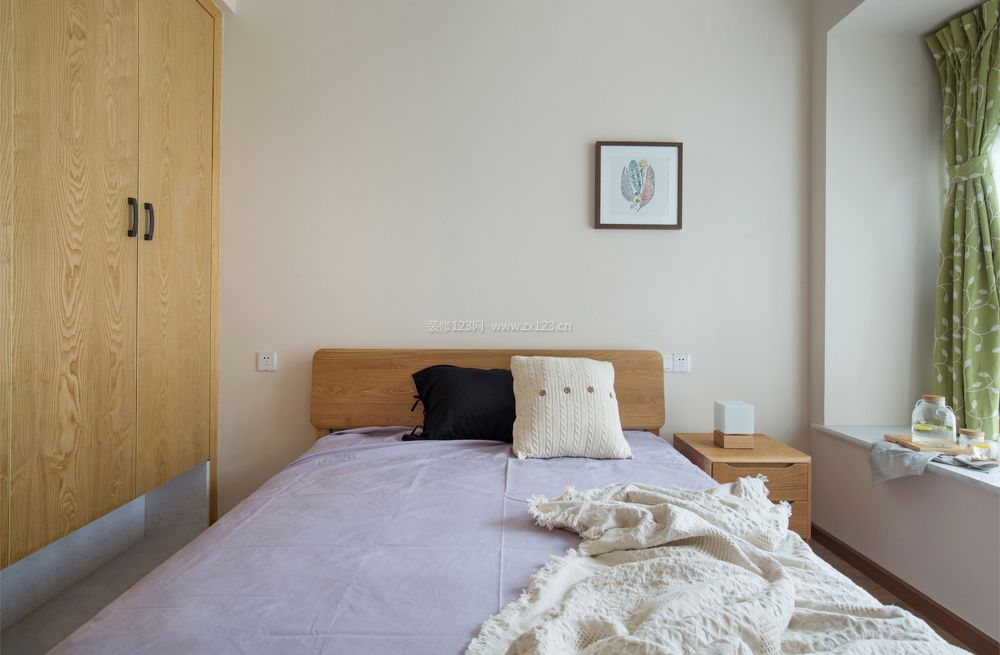 日式卧室布艺窗帘装修效果图片