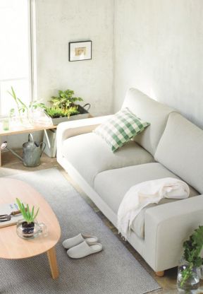 小户型客厅实景 双人沙发装修效果图片