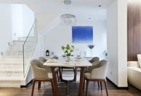 室内现代简约风格餐桌椅子装修效果图片