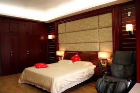 中式风格卧室图片 床软包背景墙效果图