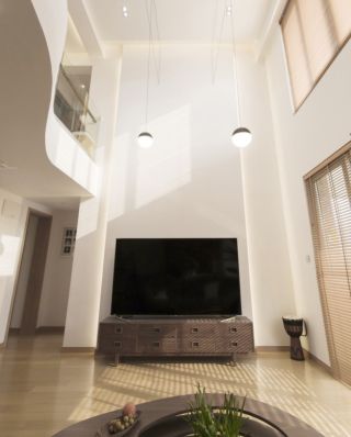 现代简约家装复式楼客厅灯具装修效果图片