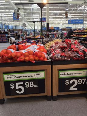 水果超市货架陈列装修效果图