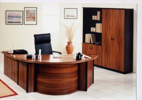 办公室装修管理 实木书桌