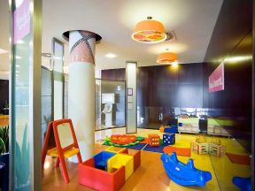 簡單幼兒園裝修圖片 幼兒園吊頂設(shè)計(jì)效果圖