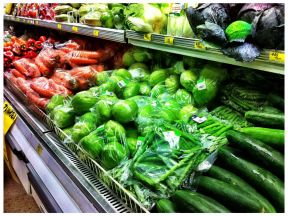 小型时尚蔬菜超市装修效果图片2023