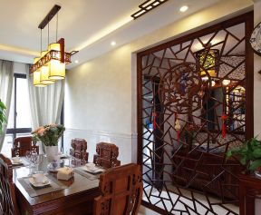 中式家装餐厅镂空隔断装修效果图片