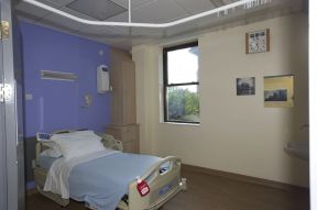 医院病房装修灰色木地板效果图