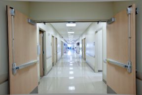 医院走廊装修效果图 走廊吊顶装修效果图