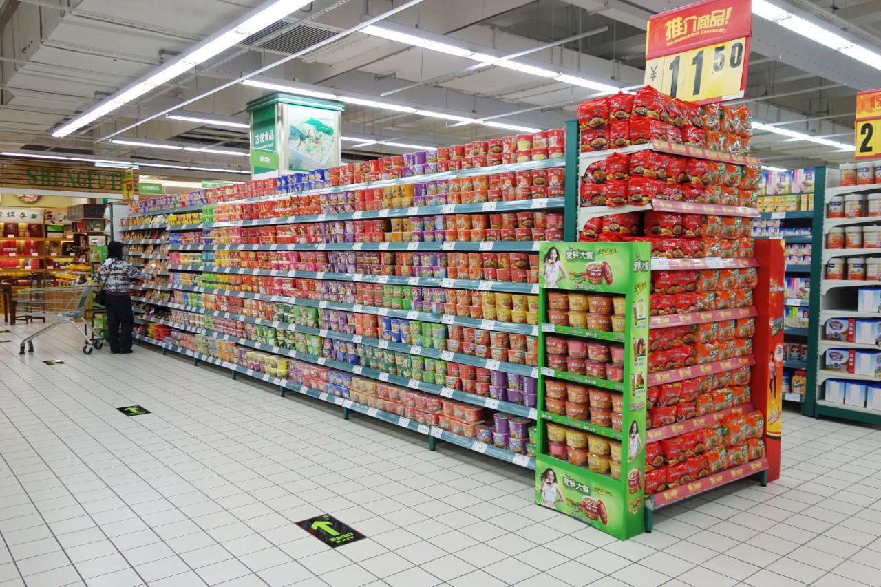 超市货架摆放效果图片2023