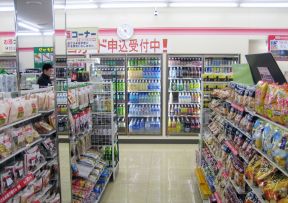 超市室内货架装饰图片